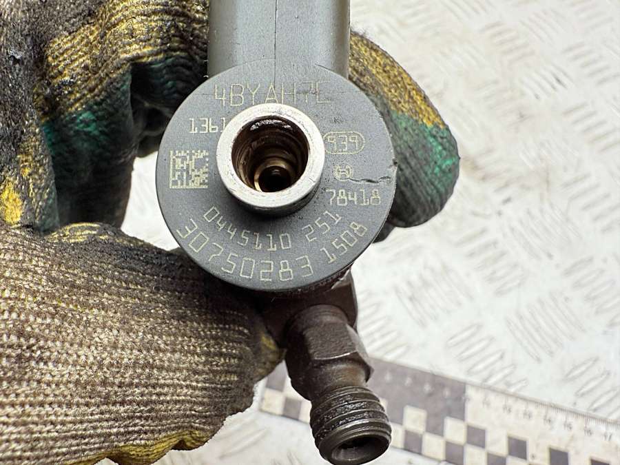 04451102510986435125306373753073156730750282307502838603595 Форсунка Volvo S60 2007г. | Фото № 4 04451102510986435125306373753073156730750282307502838603595 Форсунка Volvo S60 2007г. - Фото 4