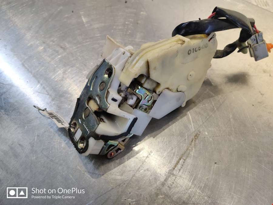 Замок двери передней правой Honda Stream 1 (2000-2006) Минивэн 2003г. | Фото № 1 Замок двери передней правой Honda Stream 1 (2000-2006) Минивэн 2003г. - Фото 1