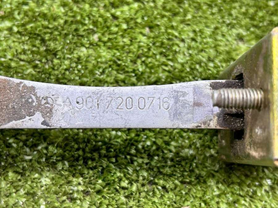 A9017200716  Ограничитель двери передний   Mercedes-Benz Sprinter 906 2006г. | Фото № 6  A9017200716  Ограничитель двери передний   Mercedes-Benz Sprinter 906 2006г. - Фото 6