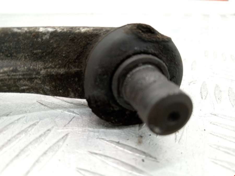 Рычаг передний правый Audi A4 B6 (2000-2006) Седан 2001г. | Фото № 2 Рычаг передний правый Audi A4 B6 (2000-2006) Седан 2001г. - Фото 2