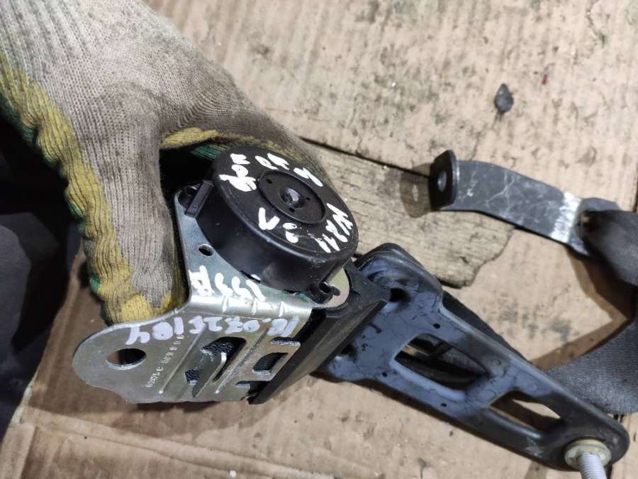 Ремень безопасности задний левый Mercedes E W211 2004г. | Фото № 5 Ремень безопасности задний левый Mercedes E W211 2004г. - Фото 5