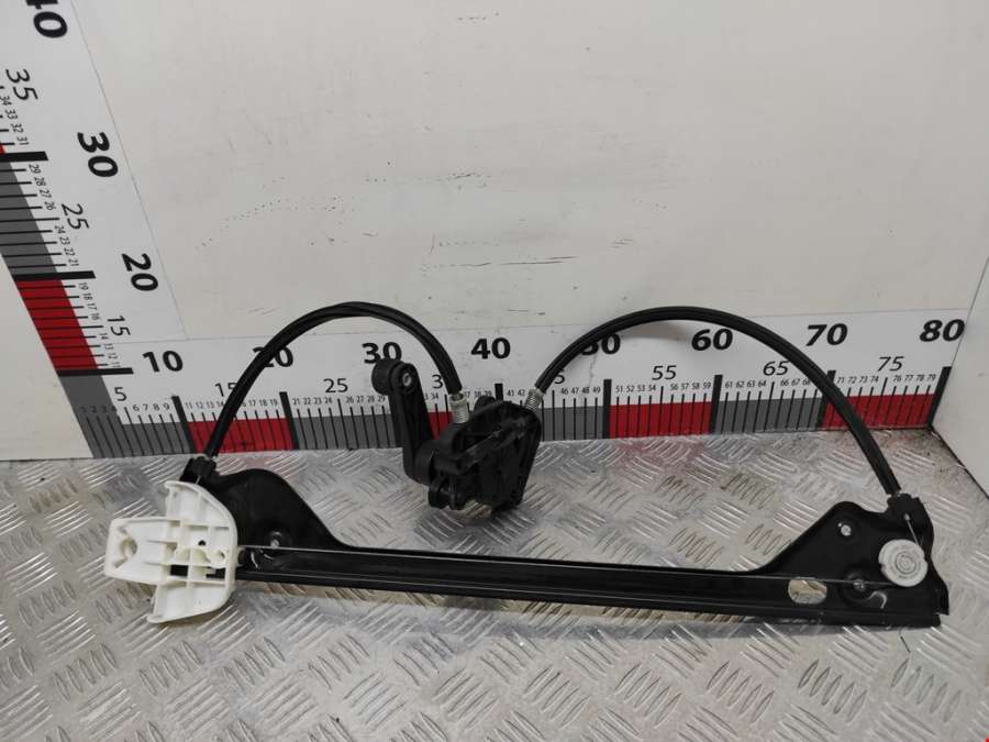 Стеклоподъемник механический двери задней правой Volkswagen Touran 1 (2003-2015) Минивэн 2006г. | Фото № 2 Стеклоподъемник механический двери задней правой Volkswagen Touran 1 (2003-2015) Минивэн 2006г. - Фото 2