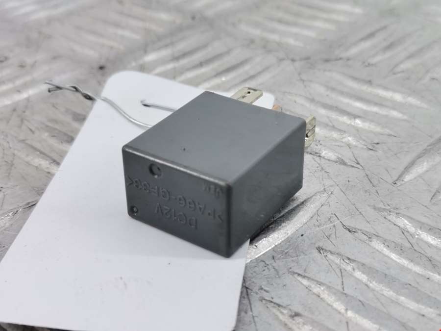 Реле Chevrolet Captiva 1 (2006-2018) Внедорожник 5дв. 2010г. | Фото № 2 Реле Chevrolet Captiva 1 (2006-2018) Внедорожник 5дв. 2010г. - Фото 2