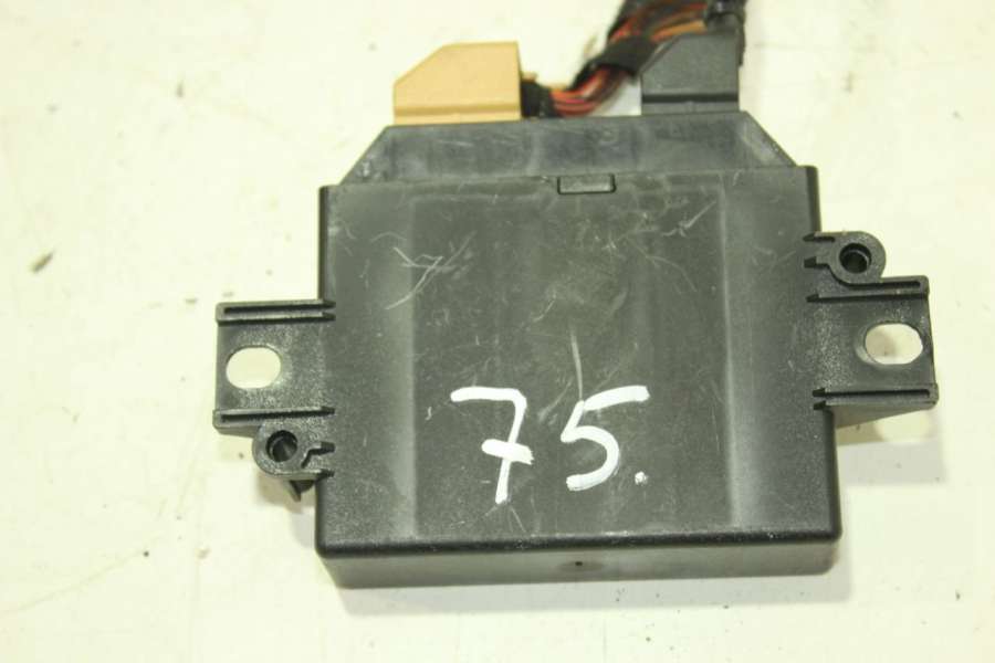 8Z0919283A Блок управления парктрониками Audi A4 B6 2004г. | Фото № 2 8Z0919283A Блок управления парктрониками Audi A4 B6 2004г. - Фото 2