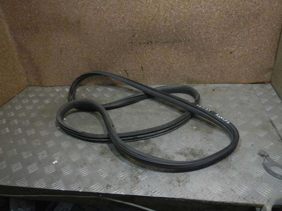 Уплотнитель проема двери передней левой Nissan Almera 0000г. | Фото № 1 Уплотнитель проема двери передней левой Nissan Almera 0000г. - Фото 1