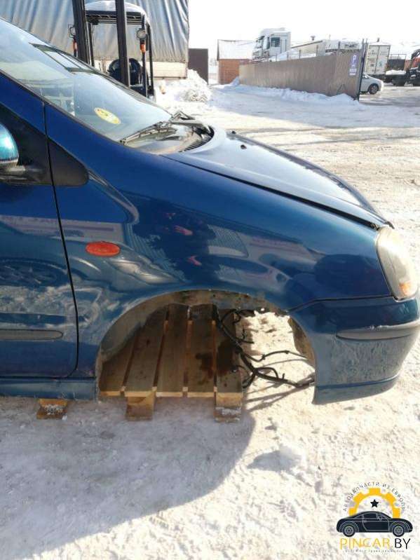 Повторитель передний правый  Nissan Almera Tino 2002г. | Фото № 2   Повторитель передний правый  Nissan Almera Tino 2002г. - Фото 2
