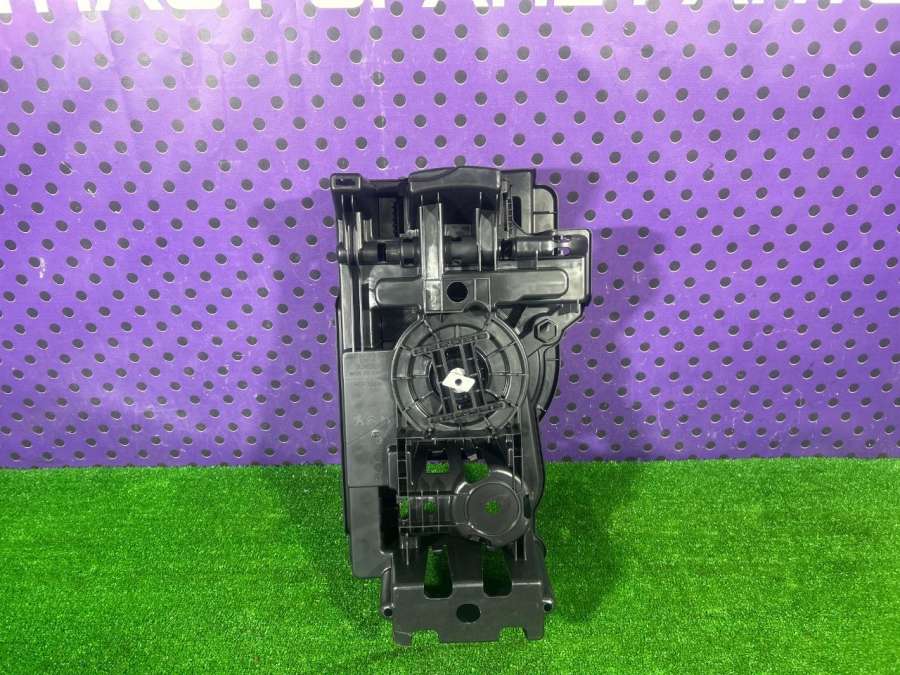 9818867680 301070 206110 Крепление запаски Peugeot 208 2 2019г. | Фото № 2 9818867680 301070 206110 Крепление запаски Peugeot 208 2 2019г. - Фото 2