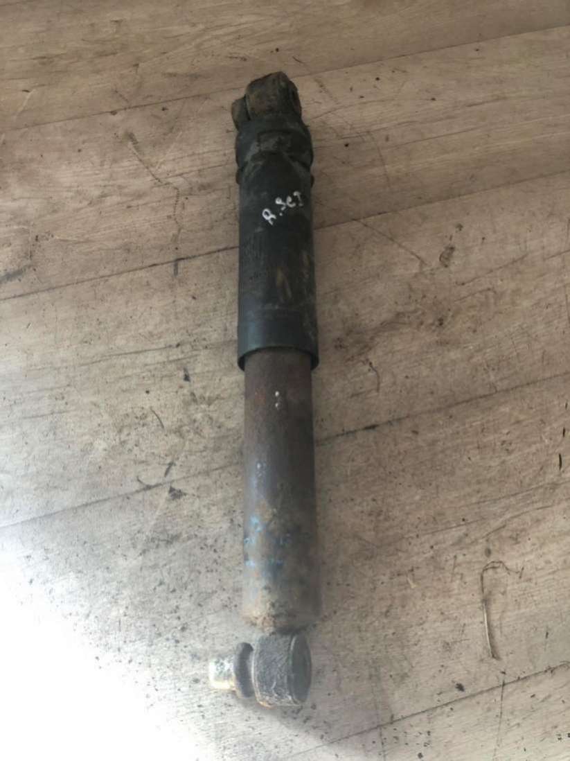 Амортизатор задний Renault Scenic 1 1998г. | Фото № 2 Амортизатор задний Renault Scenic 1 1998г. - Фото 2