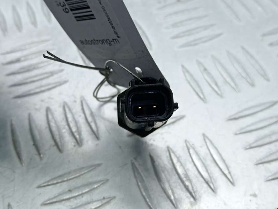 Датчик температуры охлаждающей жидкости Mitsubishi Space_Star 1 (1998-2005) Минивэн 2003г. | Фото № 2 Датчик температуры охлаждающей жидкости Mitsubishi Space_Star 1 (1998-2005) Минивэн 2003г. - Фото 2