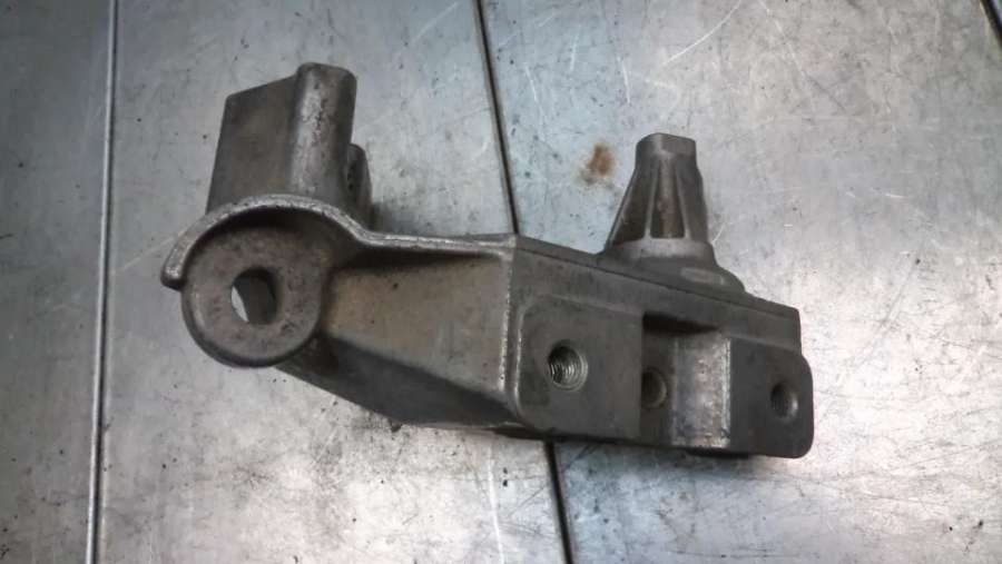 038199207H Кронштейн двигателя Volkswagen Golf 4 поколение 1998г. | Фото № 2 038199207H Кронштейн двигателя Volkswagen Golf 4 поколение 1998г. - Фото 2