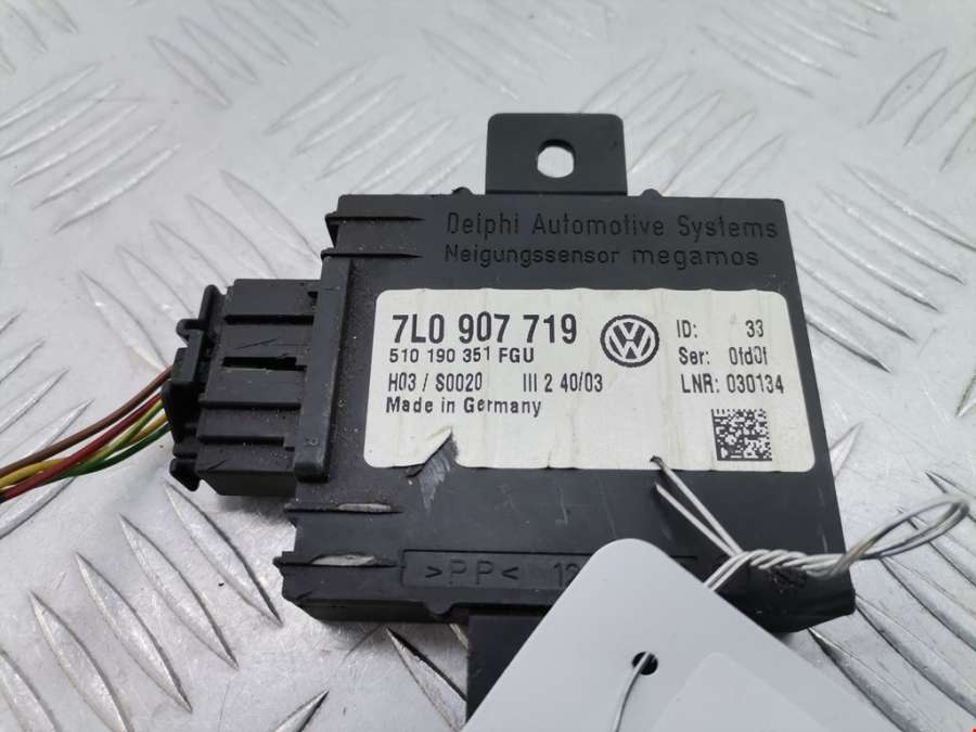 7L0907719 Блок управления сигнализацией Volkswagen Touareg 1 (2002-2010) Внедорожник 5дв. 2003г. | Фото № 3 7L0907719 Блок управления сигнализацией Volkswagen Touareg 1 (2002-2010) Внедорожник 5дв. 2003г. - Фото 3