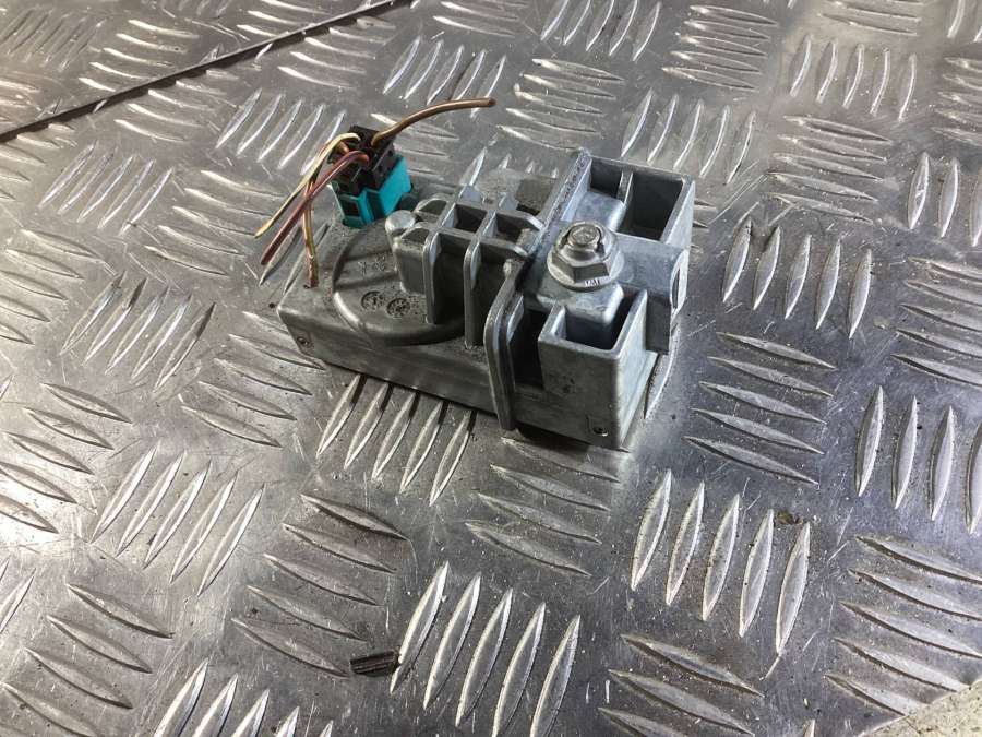 A2045458132 Блокиратор рулевого управления Mercedes-Benz E W212/S212/C207/A207 2010г. | Фото № 1 A2045458132 Блокиратор рулевого управления Mercedes-Benz E W212/S212/C207/A207 2010г. - Фото 1