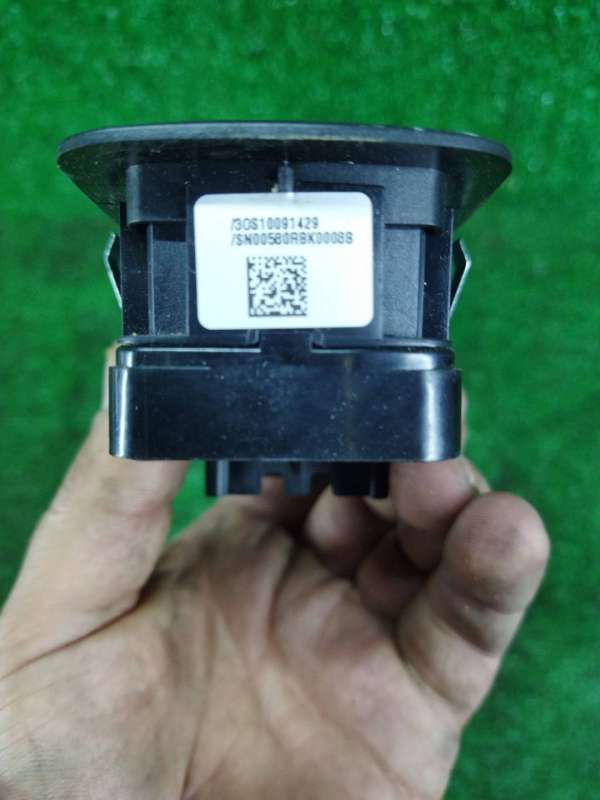 30S10091429SN00580RBK0008B Блок управления стеклоподъемниками передней левой  Dodge Grand Caravan минивэн 2010г. | Фото № 5  30S10091429SN00580RBK0008B Блок управления стеклоподъемниками передней левой  Dodge Grand Caravan минивэн 2010г. - Фото 5