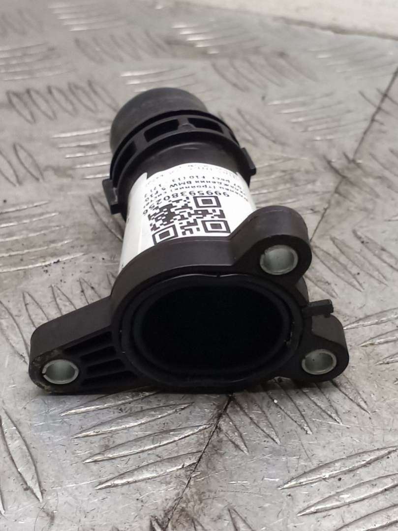 1.1118511205851E+17 Фланец (тройник) системы охлаждения  BMW 5 седан 2016г. | Фото № 3  1.1118511205851E+17 Фланец (тройник) системы охлаждения  BMW 5 седан 2016г. - Фото 3