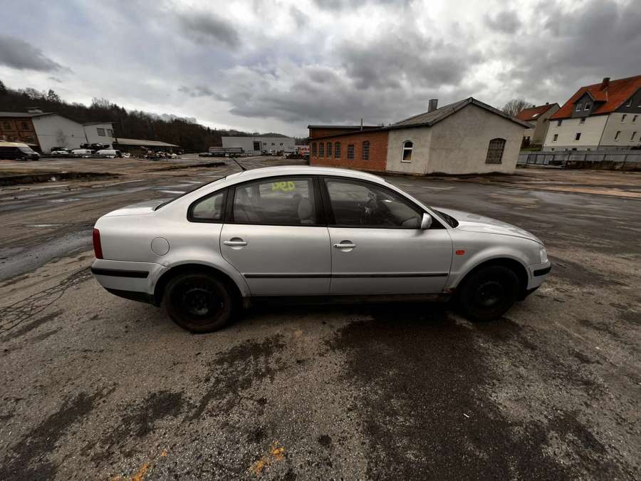 3B0953235B Кнопка аварийной сигнализации Volkswagen Passat 5 (1996-2000) Седан 1996г. | Фото № 12 3B0953235B Кнопка аварийной сигнализации Volkswagen Passat 5 (1996-2000) Седан 1996г. - Фото 12