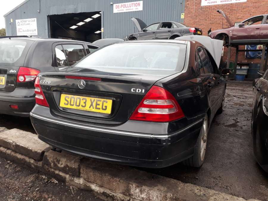 Петля двери передней правой Mercedes C-Class (W203) (2000-2008) Седан 2003г. | Фото № 8 Петля двери передней правой Mercedes C-Class (W203) (2000-2008) Седан 2003г. - Фото 8