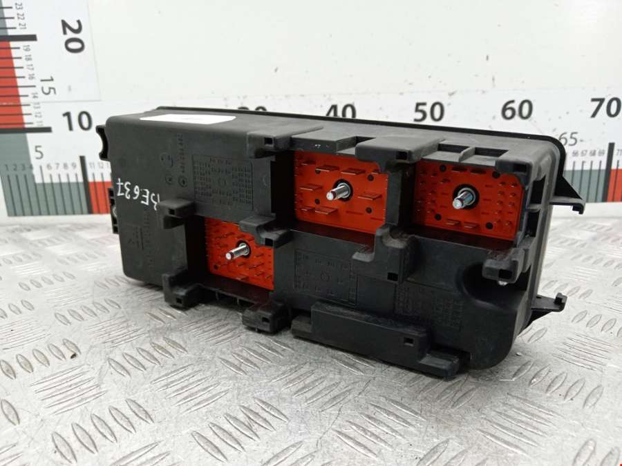 Блок предохранителей Saab 9-3 (2) (2002-2014) Универсал 2005г. | Фото № 4 Блок предохранителей Saab 9-3 (2) (2002-2014) Универсал 2005г. - Фото 4