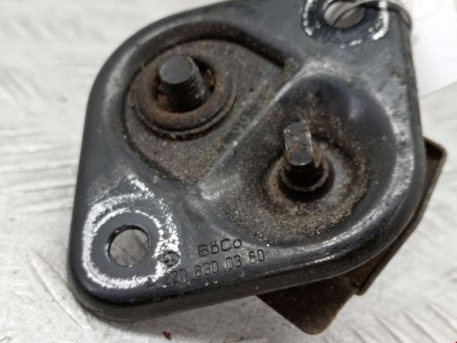 Замок капота Mercedes S-Class (W220) (1998-2005) Седан 2005г. | Фото № 2 Замок капота Mercedes S-Class (W220) (1998-2005) Седан 2005г. - Фото 2