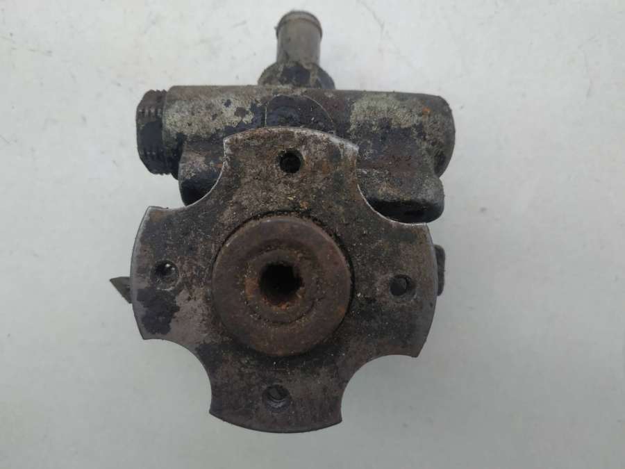 Насос гидроусилителя руля  Peugeot 405  1988г. | Фото № 2   Насос гидроусилителя руля  Peugeot 405  1988г. - Фото 2