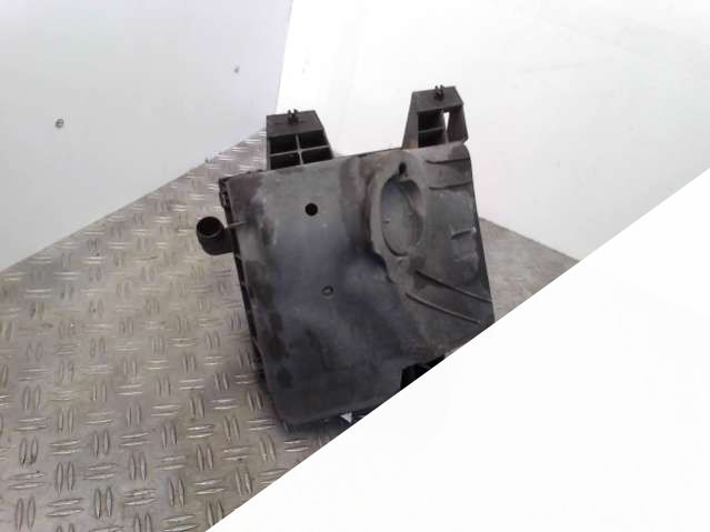 Корпус воздушного фильтра Volkswagen Passat 5 (1996 - 2000) Универсал 1999г. | Фото № 2 Корпус воздушного фильтра Volkswagen Passat 5 (1996 - 2000) Универсал 1999г. - Фото 2