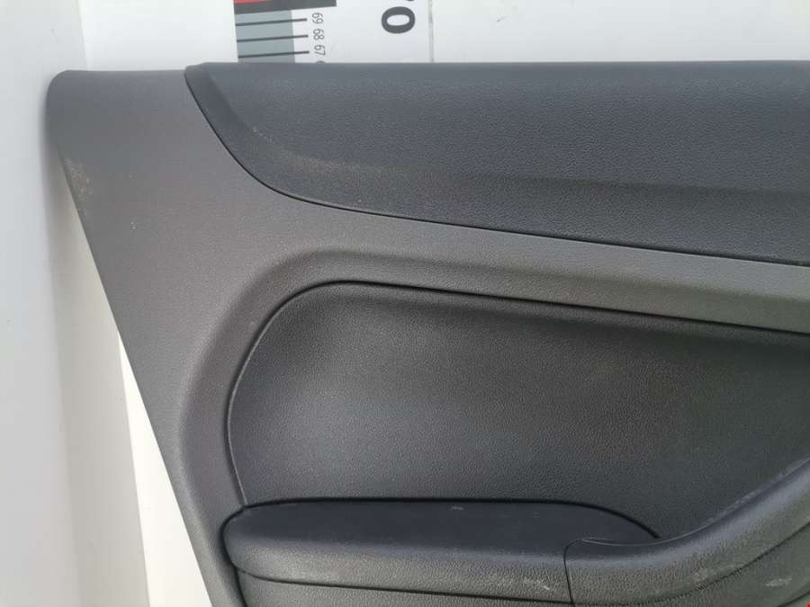 Обшивка (карта) двери задней левой Ford Focus 2 (2004-2011) 2010г. | Фото № 3 Обшивка (карта) двери задней левой Ford Focus 2 (2004-2011) 2010г. - Фото 3