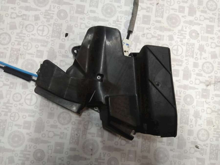 Замок двери задней правой Mercedes C-Class (W204) (2006-2015) Седан 2008г. | Фото № 3 Замок двери задней правой Mercedes C-Class (W204) (2006-2015) Седан 2008г. - Фото 3