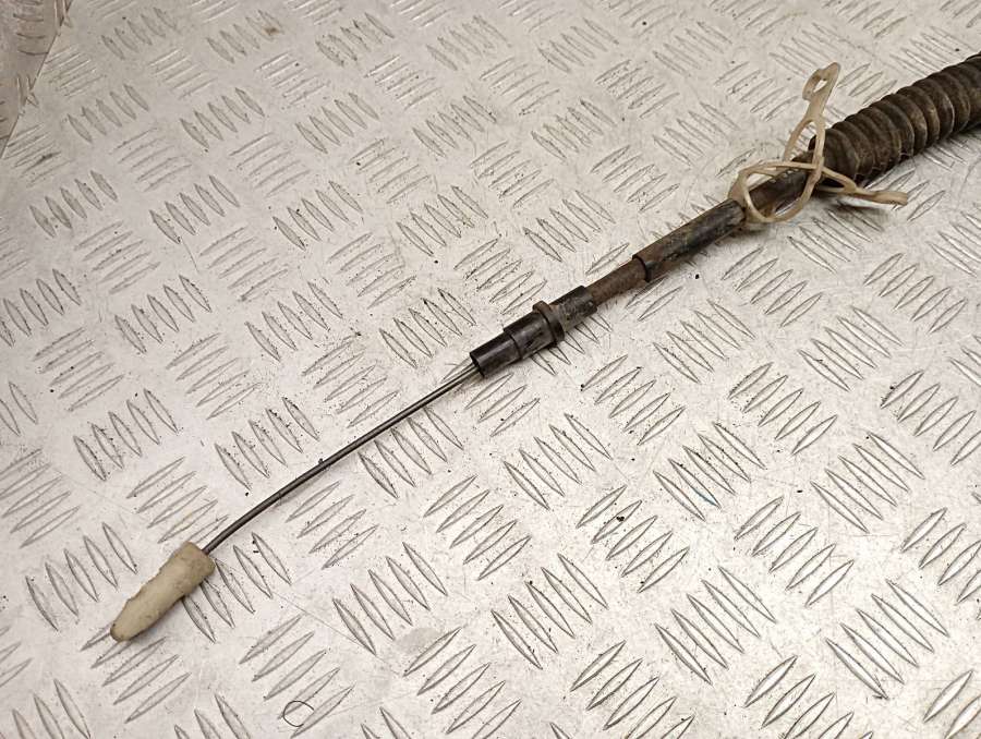 357721335E Трос сцепления  Volkswagen Passat B3 1991г. | Фото № 2  357721335E Трос сцепления  Volkswagen Passat B3 1991г. - Фото 2