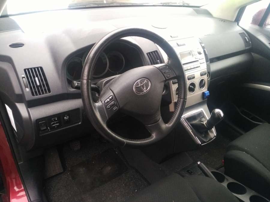 531120F020 Решетка (заглушка) в бампер центральная Toyota Corolla Verso 2 (2004-2009) Минивэн 2007г. | Фото № 11 531120F020 Решетка (заглушка) в бампер центральная Toyota Corolla Verso 2 (2004-2009) Минивэн 2007г. - Фото 11