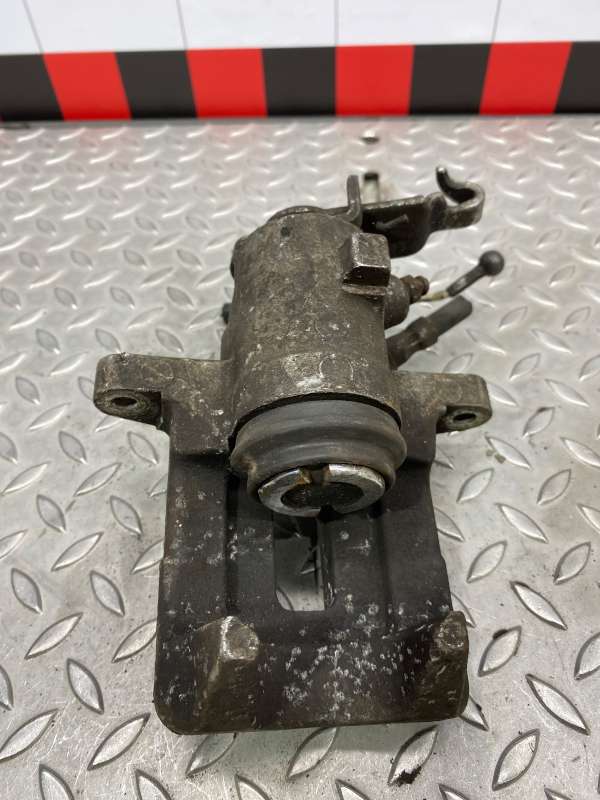 Суппорт задний правый Volkswagen Golf 2006г. | Фото № 1 Суппорт задний правый Volkswagen Golf 2006г. - Фото 1