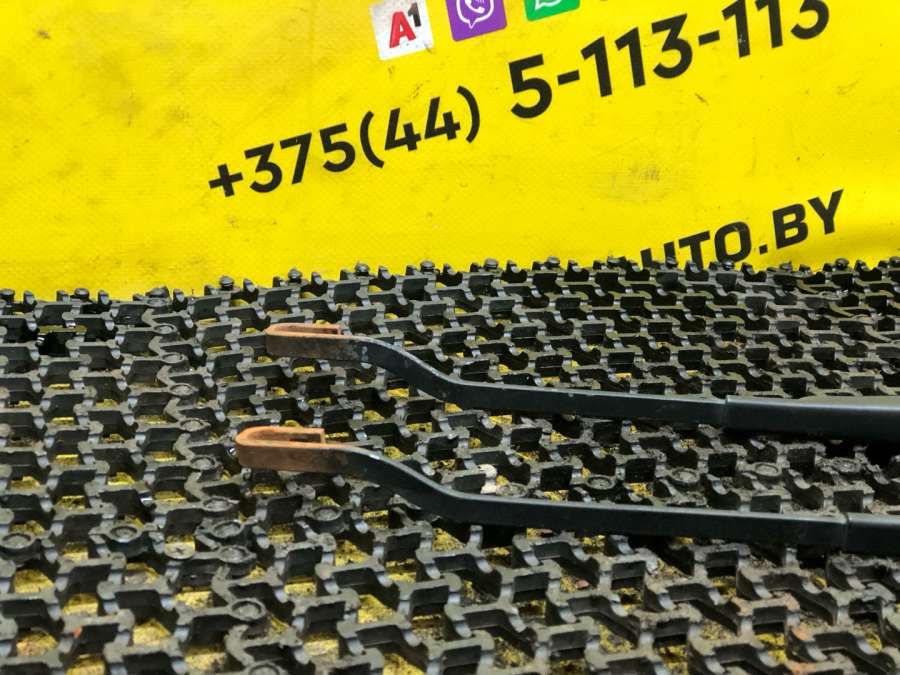 Щеткодержатель (поводок стеклоочистителя, дворник) SEAT Ibiza 2 хэтчбек 1998г. | Фото № 3 Щеткодержатель (поводок стеклоочистителя, дворник) SEAT Ibiza 2 хэтчбек 1998г. - Фото 3