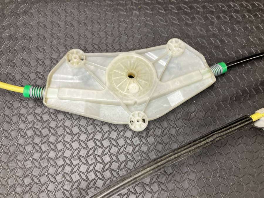 4H0837462A4H0837462B Стеклоподъемник передний правый  Audi A8 D4/4H 2010г. | Фото № 3  4H0837462A4H0837462B Стеклоподъемник передний правый  Audi A8 D4/4H 2010г. - Фото 3