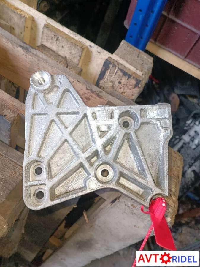 8200633253 Кронштейн двигателя Renault Megane 2 (2002-2009) 2007г. | Фото № 1 8200633253 Кронштейн двигателя Renault Megane 2 (2002-2009) 2007г. - Фото 1