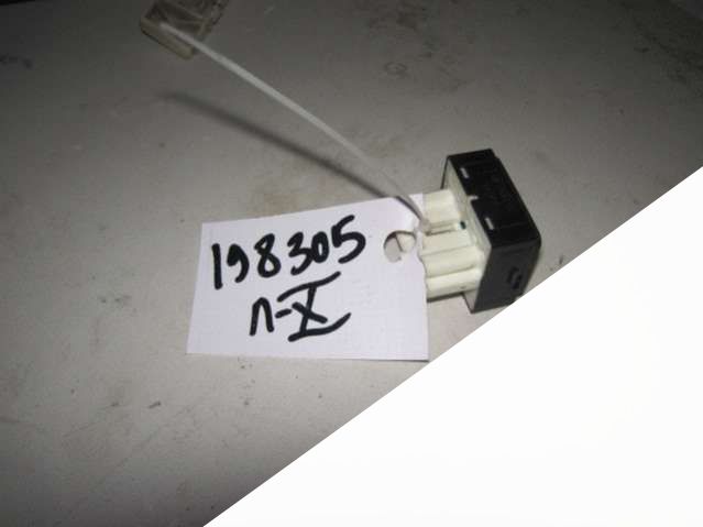 183570 Переключатель регулировки зеркала  Mitsubishi Lancer 0000г. | Фото № 1  183570 Переключатель регулировки зеркала  Mitsubishi Lancer 0000г. - Фото 1