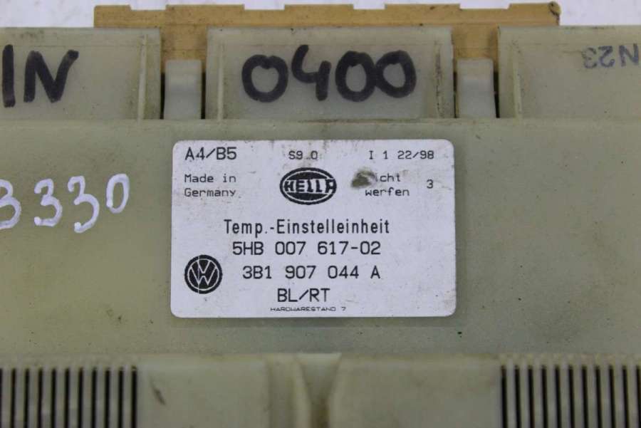 5HB00761702 Блок управления печки / климат-контроля  Volkswagen Passat B5 2000г. | Фото № 3  5HB00761702 Блок управления печки / климат-контроля  Volkswagen Passat B5 2000г. - Фото 3