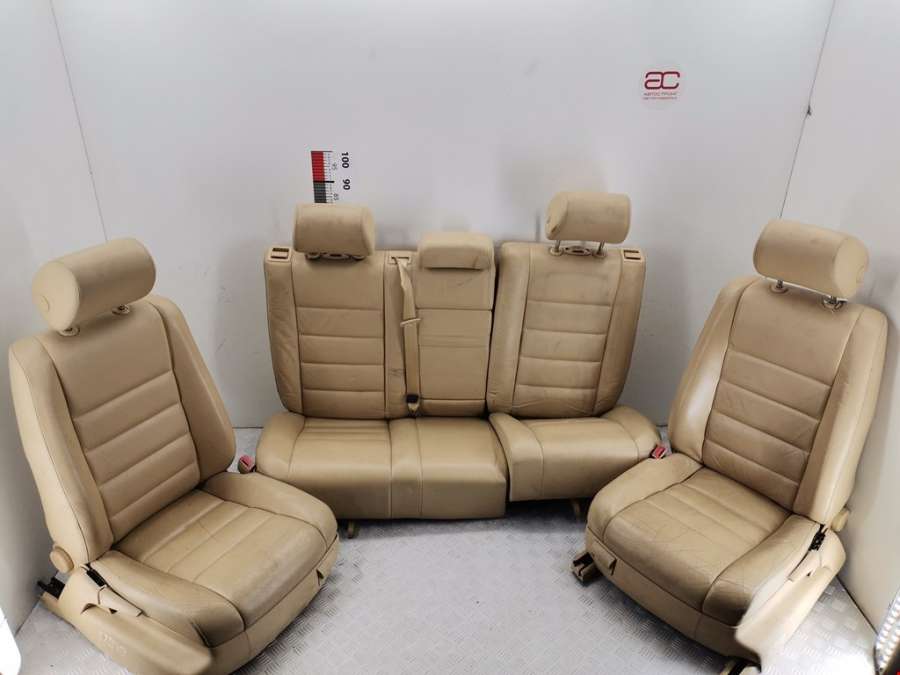 Салон (сидения) комплект Volkswagen Touareg 1 (2002-2010) Внедорожник 5дв. 2006г. | Фото № 2 Салон (сидения) комплект Volkswagen Touareg 1 (2002-2010) Внедорожник 5дв. 2006г. - Фото 2