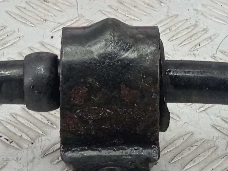 Стабилизатор подвески передний (поперечной устойчивости) Ford Mondeo 3 (2000-2007) Седан 2002г. | Фото № 5 Стабилизатор подвески передний (поперечной устойчивости) Ford Mondeo 3 (2000-2007) Седан 2002г. - Фото 5