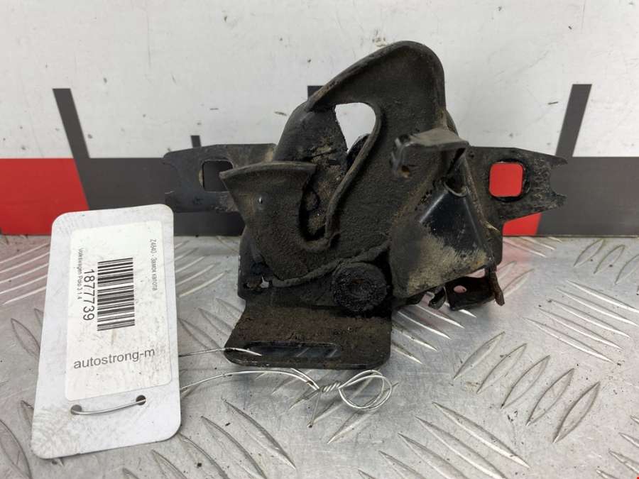 Замок капота Volkswagen Polo 3 (1994-2002) Хетчбэк 5дв. 1999г. | Фото № 2 Замок капота Volkswagen Polo 3 (1994-2002) Хетчбэк 5дв. 1999г. - Фото 2