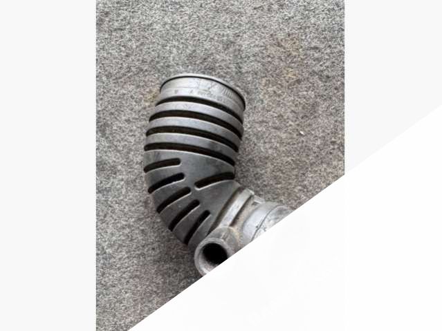 A6110940209 6110940209 Патрубок воздушного фильтра Mercedes C W202 1999г. | Фото № 1 A6110940209 6110940209 Патрубок воздушного фильтра Mercedes C W202 1999г. - Фото 1