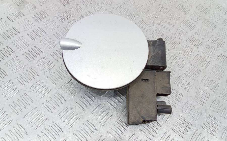 6M51-R405A02-AA Лючок топливного бака Ford C-Max 2008г. | Фото № 1 6M51-R405A02-AA Лючок топливного бака Ford C-Max 2008г. - Фото 1