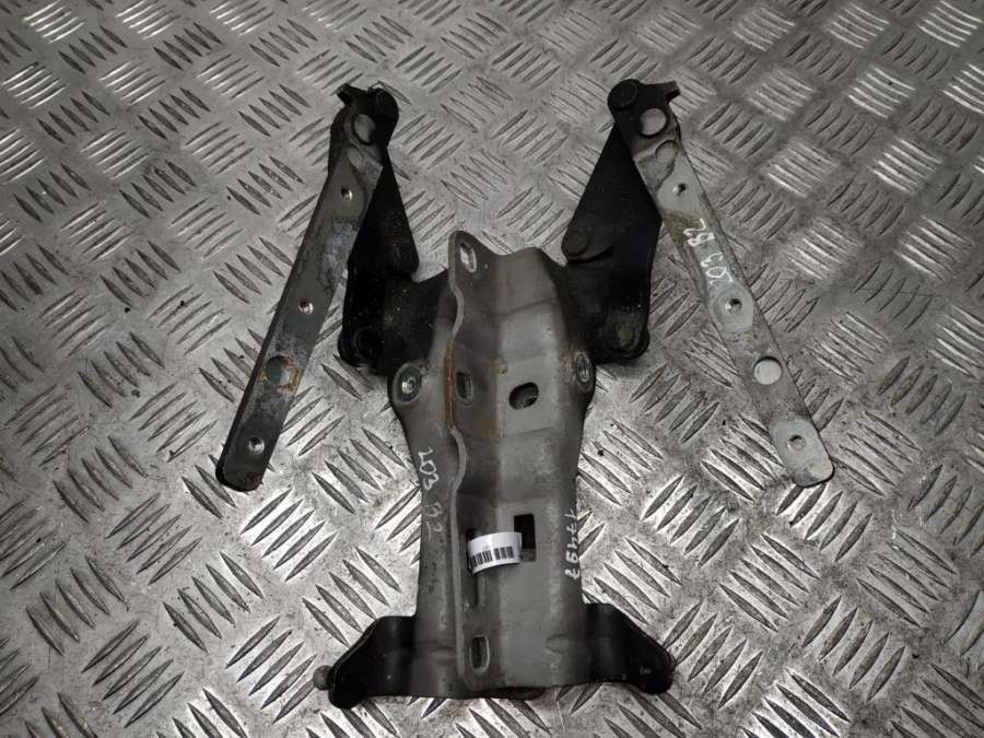 A2038800328A2038800428 Петля капота Mercedes-Benz C W203/S203/CL203 2005г. | Фото № 1 A2038800328A2038800428 Петля капота Mercedes-Benz C W203/S203/CL203 2005г. - Фото 1