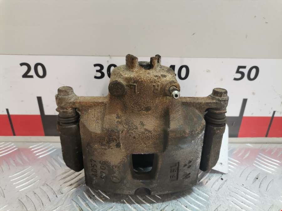 Суппорт передний правый Subaru Legacy 3 (BE/BH) (1998-2004) Универсал 1998г. | Фото № 1 Суппорт передний правый Subaru Legacy 3 (BE/BH) (1998-2004) Универсал 1998г. - Фото 1