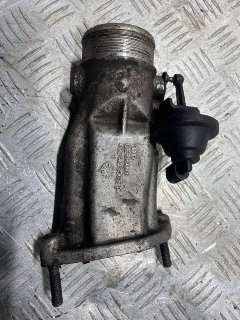 4B0145950C Дроссельная заслонка Audi A6 C5 (S6,RS6) 1999г. | Фото № 1 4B0145950C Дроссельная заслонка Audi A6 C5 (S6,RS6) 1999г. - Фото 1