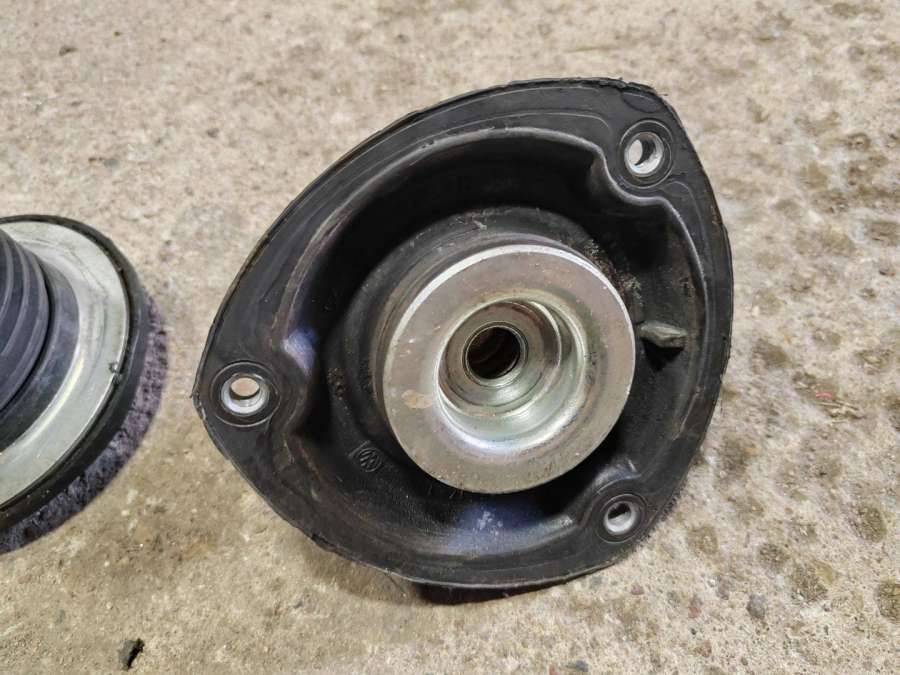 5Q0412331F Опора амортизатора верхняя (чашка)  Skoda Volkswagen Touran 2 поколение (2015 - 2025),Volksw 0000г. | Фото № 3  5Q0412331F Опора амортизатора верхняя (чашка)  Skoda Volkswagen Touran 2 поколение (2015 - 2025),Volksw 0000г. - Фото 3