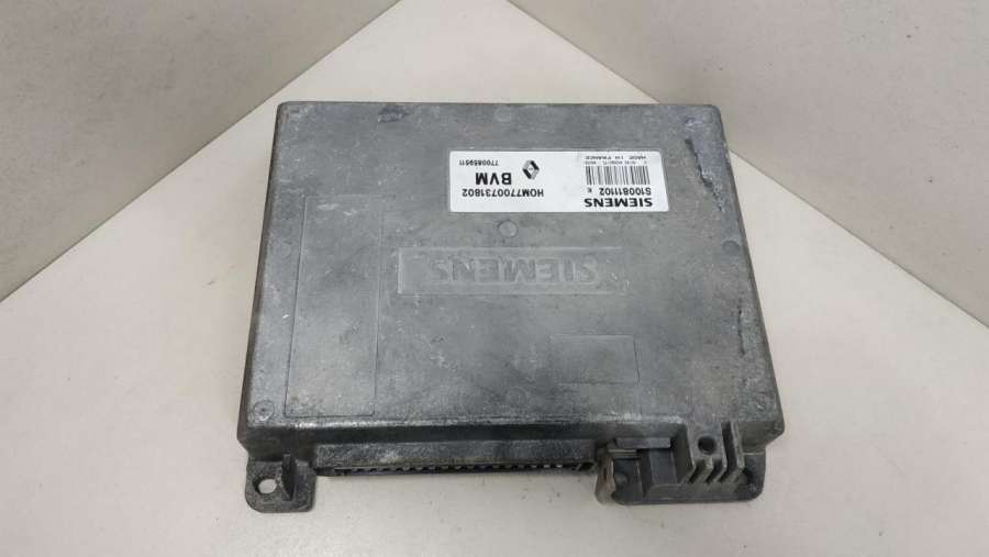 SIEMENSBVMHOM77007318027700859511S100811102E Блок управления двигателем Renault 5 2 1994г. | Фото № 1 SIEMENSBVMHOM77007318027700859511S100811102E Блок управления двигателем Renault 5 2 1994г. - Фото 1