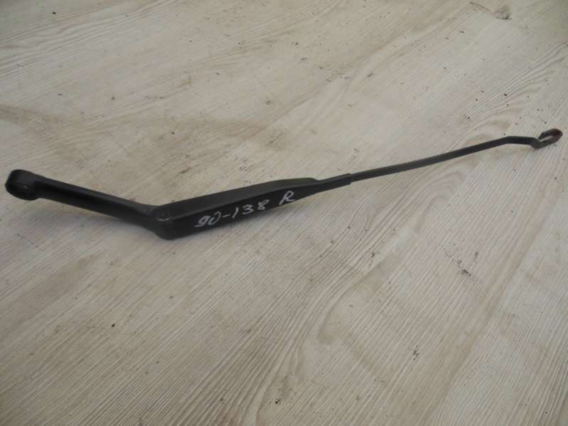 Щеткодержатель (поводок стеклоочистителя, дворник) Opel Vectra 1998г. | Фото № 1 Щеткодержатель (поводок стеклоочистителя, дворник) Opel Vectra 1998г. - Фото 1