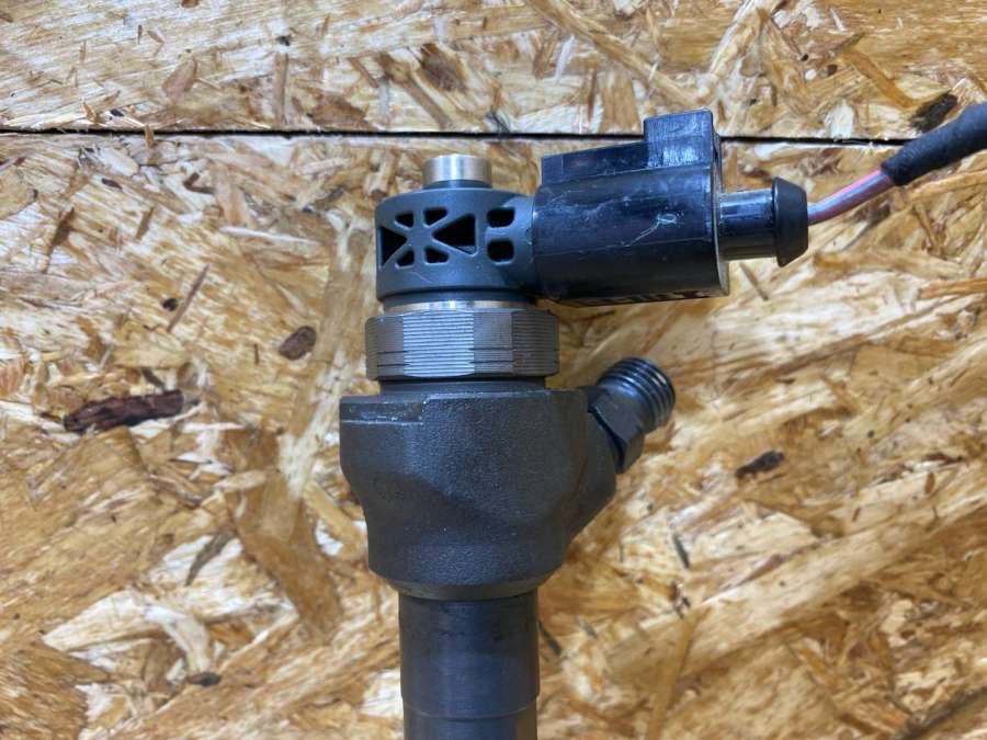 03L130277Q Форсунка топливная Volkswagen Volkswagen Passat B7 2014 0000г. | Фото № 6 03L130277Q Форсунка топливная Volkswagen Volkswagen Passat B7 2014 0000г. - Фото 6