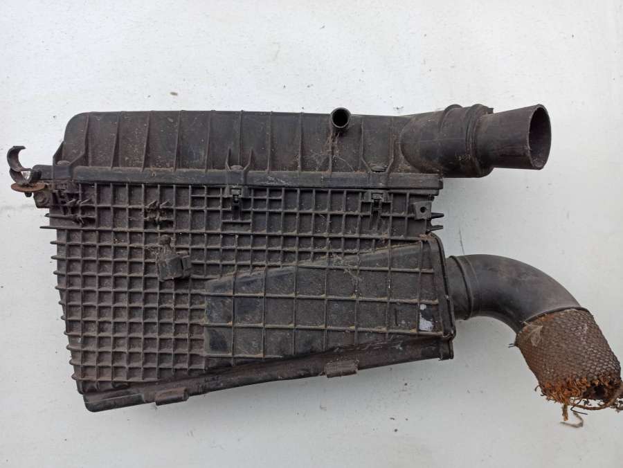 7700852517 Корпус воздушногo фильтра  Renault Safrane  1993г. | Фото № 2  7700852517 Корпус воздушногo фильтра  Renault Safrane  1993г. - Фото 2