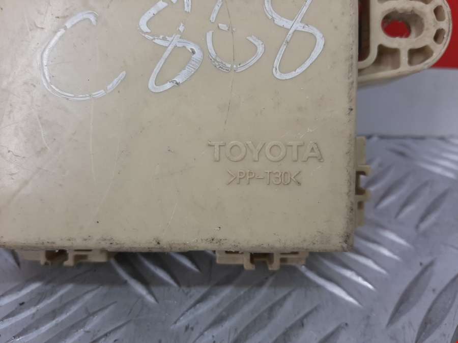 Блок комфорта Lexus RX 2 (XU30) (2003-2009) Внедорожник 5дв. 2008г. | Фото № 2 Блок комфорта Lexus RX 2 (XU30) (2003-2009) Внедорожник 5дв. 2008г. - Фото 2