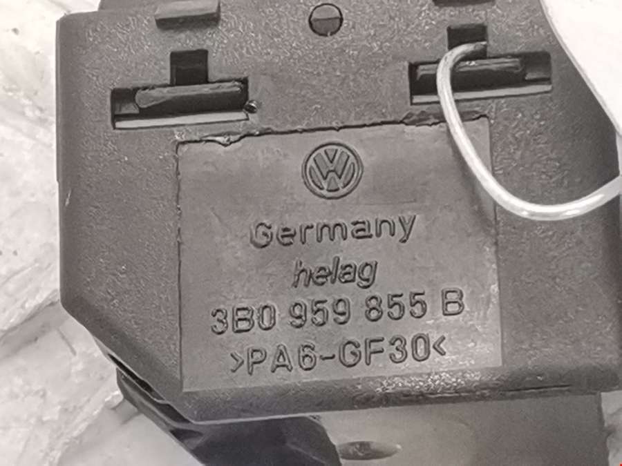 3B0959855B Кнопка стеклоподъемника Volkswagen Passat 5 (1996-2000) Универсал 1998г. | Фото № 3 3B0959855B Кнопка стеклоподъемника Volkswagen Passat 5 (1996-2000) Универсал 1998г. - Фото 3
