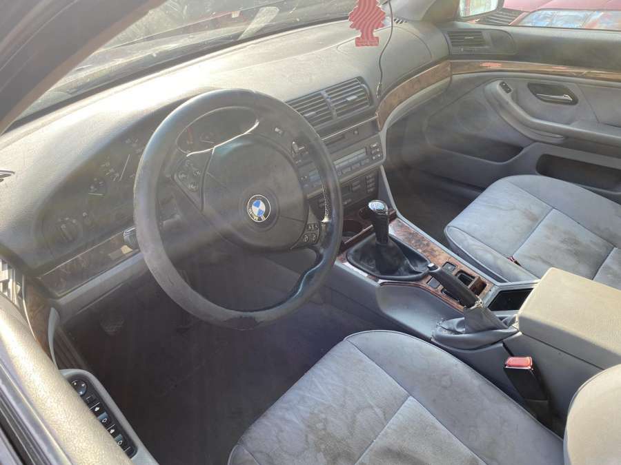 8236359 Шторка (полка) багажника BMW 5-Series (E39) (1995-2004) Универсал 2001г. | Фото № 10 8236359 Шторка (полка) багажника BMW 5-Series (E39) (1995-2004) Универсал 2001г. - Фото 10